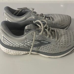 Brooks Men's Gray Running Shoes